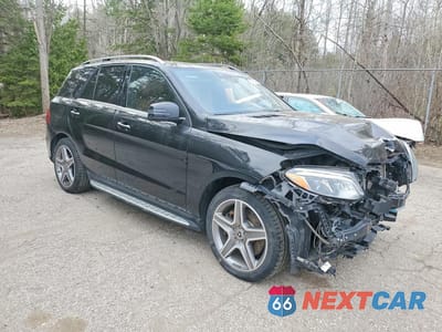 Czwarte zdjęcie samochodu z boku: 2018 MERCEDES-BENZ GLE 400 4MATIC VIN:4JGDA5GB4JB142274 - miniatura
