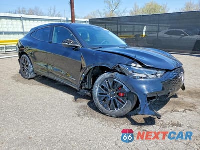 Czwarte zdjęcie samochodu z boku: 2025 FORD MUSTANG MACH-E PREMIUM VIN:3FMTK3SU7SMA12036 - miniatura