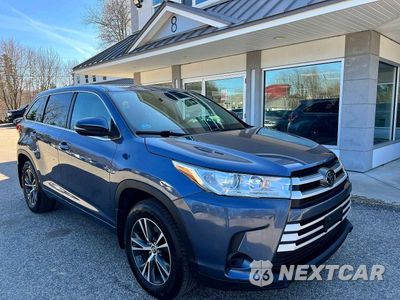 2018 TOYOTA HIGHLANDER LE 5TDBZRFH0JS865615 - główne zdjęcie licytacji z USA - miniatura