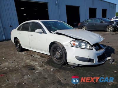 Czwarte zdjęcie samochodu z boku: 2014 CHEVROLET IMPALA LIMITED POLICE VIN:2G1WD5E34E1135064 - miniatura