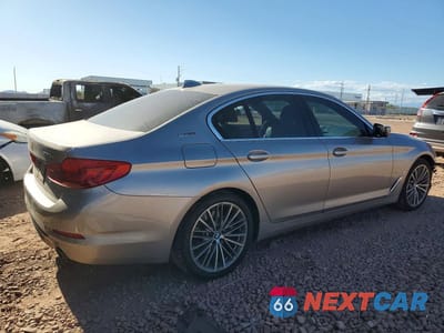 Trzecie zdjęcie samochodu z tyłu: 2019 BMW 530E VIN:WBAJA9C56KB389308 - miniatura