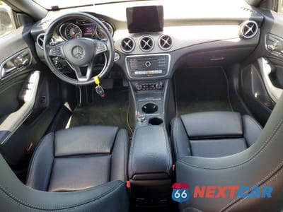 Zdjęcie 8 z 12 samochodu: 2019 MERCEDES-BENZ CLA 250 VIN:WDDSJ4EBXKN738813 - miniatura
