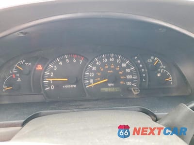 Zdjęcie 9 z 12 samochodu: 2000 TOYOTA TUNDRA SR5 VIN:5TBRT3411YS034310 - miniatura