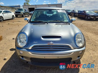 Piąte zdjęcie samochodu w środku: 2005 MINI COOPER S VIN:WMWRE33535TL12897 - miniatura