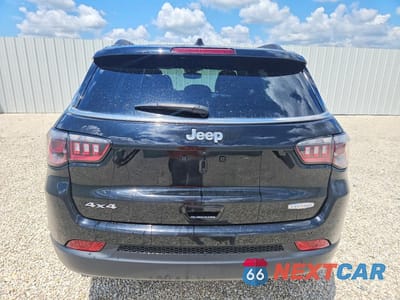 Zdjęcie 6 z 14 samochodu: 2024 JEEP COMPASS LATITUDE VIN:3C4NJDBN3RT109247 - miniatura