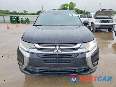 Piąte zdjęcie samochodu w środku: 2018 MITSUBISHI OUTLANDER SE VIN:JA4AD3A33JZ029230 - miniatura