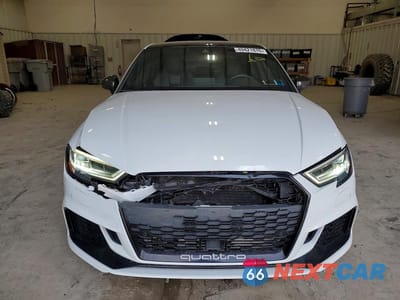 Piąte zdjęcie samochodu w środku: 2019 AUDI RS3 VIN:WUABWGFF1KA904970 - miniatura