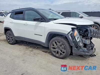 Czwarte zdjęcie samochodu z boku: 2026 JEEP COMPASS LIMITED VIN:3C4NJDCN6TT202639 - miniatura