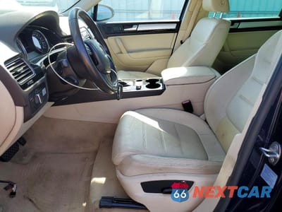 Zdjęcie 7 z 13 samochodu: 2013 VOLKSWAGEN TOUAREG V6 TDI VIN:WVGEP9BP2DD004450 - miniatura