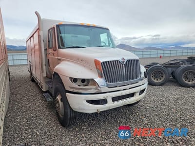 Czwarte zdjęcie samochodu z boku: 2012 INTERNATIONAL 4300 DELIVERY TRUCK VIN:3HAMMAAN6CL134147 - miniatura