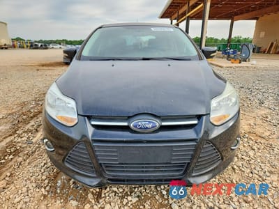 Piąte zdjęcie samochodu w środku: 2014 FORD FOCUS SE VIN:1FADP3K2XEL402987 - miniatura