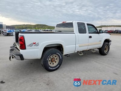 Trzecie zdjęcie samochodu z tyłu: 2004 CHEVROLET SILVERADO K2500 VIN:1GCGK29U04Z179796 - miniatura