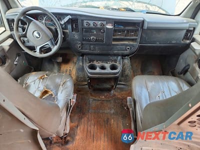 Zdjęcie 8 z 13 samochodu: 2010 CHEVROLET EXPRESS G2500 VIN:1GCZGFDA6A1119403 - miniatura