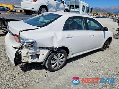 Trzecie zdjęcie samochodu z tyłu: 2013 TOYOTA COROLLA LE VIN:5YFBU4EE1DP186653 - miniatura