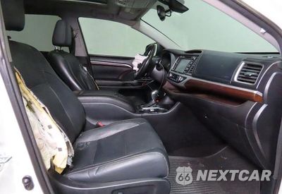 Piąte zdjęcie samochodu w środku: 2015 TOYOTA HIGHLANDER LIMITED PLATINUM VIN:5TDDKRFH0FS175061 - miniatura