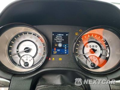 Zdjęcie 9 z 12 samochodu: 2013 CHRYSLER 300C VARVATOS VIN:2C3CCADT3DH732224 - miniatura