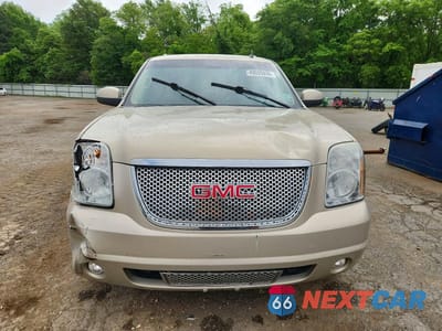 Piąte zdjęcie samochodu w środku: 2011 GMC YUKON DENALI VIN:1GKS1EEFXBR220295 - miniatura