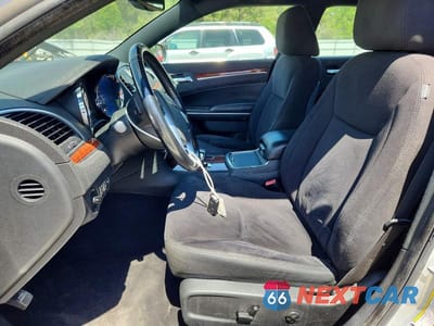 Zdjęcie 7 z 12 samochodu: 2012 CHRYSLER 300 VIN:2C3CCAAGXCH126733 - miniatura