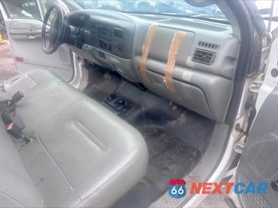 Piąte zdjęcie samochodu w środku: 2002 FORD F250 SUPER DUTY VIN:1FTNF20L32EA59429 - miniatura