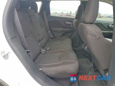 Zdjęcie 11 z 12 samochodu: 2016 JEEP CHEROKEE LATITUDE VIN:1C4PJMCS6GW270776 - miniatura