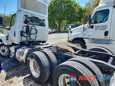 Trzecie zdjęcie samochodu z tyłu: 2024 INTERNATIONAL LT62F SEMI TRUCK VIN:3HSDZAPR3RN061744 - miniatura