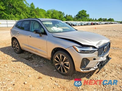 Czwarte zdjęcie samochodu z boku: 2024 VOLVO XC60 ULTIMATE VIN:YV4L12RM1R1750913 - miniatura