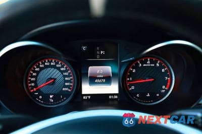 Zdjęcie 8 z 10 samochodu: 2018 MERCEDES-BENZ C 63 AMG-S VIN:55SWF8HB6JU266251 - miniatura