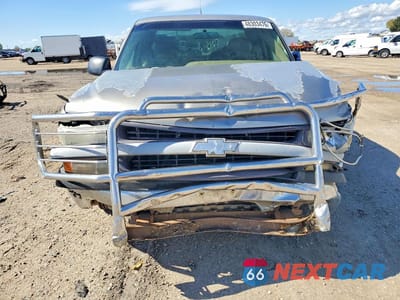 Piąte zdjęcie samochodu w środku: 2000 CHEVROLET SILVERADO K2500 VIN:1GCGK29U3YE235534 - miniatura