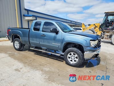 Czwarte zdjęcie samochodu z boku: 2007 GMC NEW SIERRA K1500 VIN:1GTEK19067Z567120 - miniatura