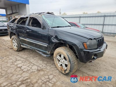 Czwarte zdjęcie samochodu z boku: 2007 JEEP GRAND CHEROKEE LAREDO VIN:1J8HR48P77C548435 - miniatura