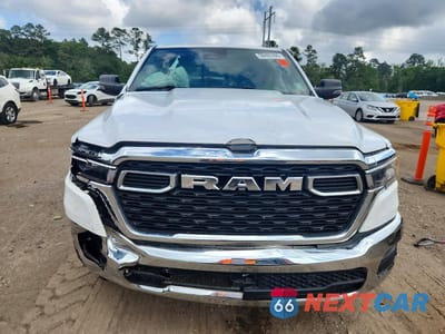 Piąte zdjęcie samochodu w środku: 2025 RAM 1500 BIG HORN VIN:1C6RREFG2SN547637 - miniatura