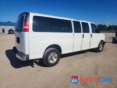 Trzecie zdjęcie samochodu z tyłu: 2017 CHEVROLET EXPRESS G3500 LT VIN:1GAZGPFG0H1137390 - miniatura