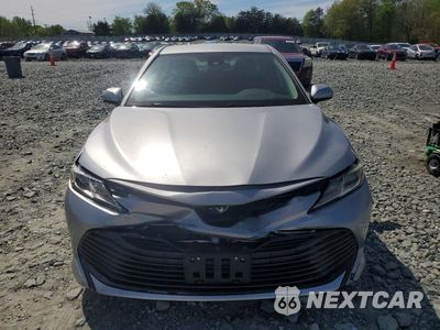 Piąte zdjęcie samochodu w środku: 2019 TOYOTA CAMRY LE VIN:4T1B11HK2KU210382 - miniatura