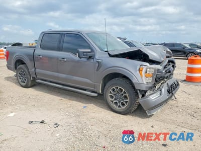Czwarte zdjęcie samochodu z boku: 2022 FORD F150 SUPERCREW VIN:1FTEW1CP6NKD38467 - miniatura