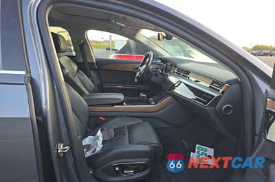 Piąte zdjęcie samochodu w środku: 2019 AUDI A8 L VIN:WAU8DAF82KN008193 - miniatura