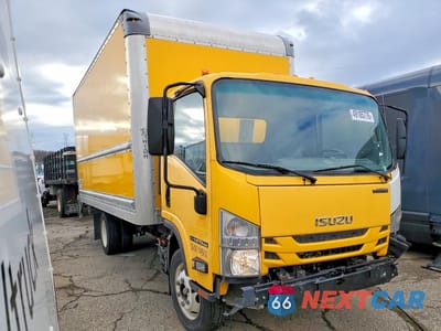 Czwarte zdjęcie samochodu z boku: 2021 ISUZU NPR HD BOX TRUCK VIN:54DC4W1D6MS203213 - miniatura