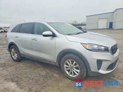 Czwarte zdjęcie samochodu z boku: 2019 KIA SORENTO LX V6 VIN:5XYPGDA57KG559912 - miniatura