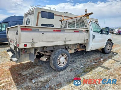 Trzecie zdjęcie samochodu z tyłu: 2011 FORD F350 SUPER DUTY DUMP TRUCK VIN:1FDBF3E69BEB77203 - miniatura
