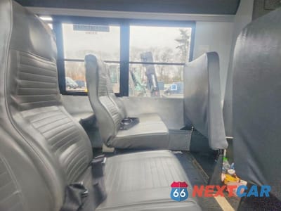 Zdjęcie 6 z 10 samochodu: 2012 CHEVROLET EXPRESS SHUTTLE BUS VIN:1GB3G3BL5C1182881 - miniatura