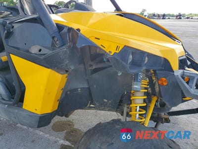 Zdjęcie 9 z 10 samochodu: 2015 CAN-AM MAVERICK 1000R X RS DPS VIN:3JBPXAP23FJ001192 - miniatura