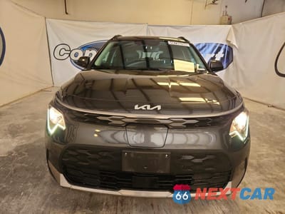 Piąte zdjęcie samochodu w środku: 2023 KIA NIRO EV WIND VIN:KNDCR3L18P5072800 - miniatura