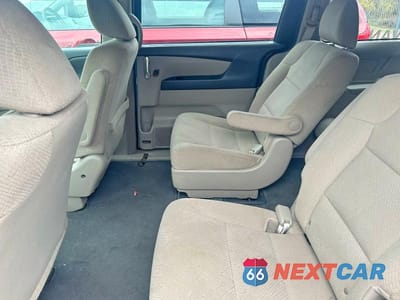 Zdjęcie 6 z 10 samochodu: 2016 HONDA ODYSSEY LX VIN:5FNRL5H26GB086279 - miniatura