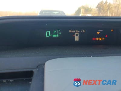 Zdjęcie 9 z 13 samochodu: 2012 TOYOTA PRIUS C THREE VIN:JTDKDTB33C1511075 - miniatura