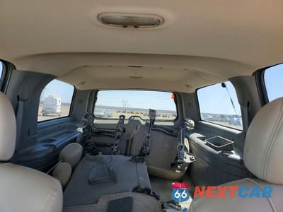 Zdjęcie 10 z 13 samochodu: 2001 CHEVROLET SUBURBAN C2500 LT VIN:3GNGK26G91G269837 - miniatura