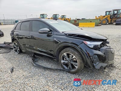 Czwarte zdjęcie samochodu z boku: 2024 AUDI Q4 E-TRON PREMIUM PLUS VIN:WA1LUBFZ2RP039349 - miniatura