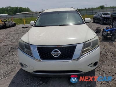 Piąte zdjęcie samochodu w środku: 2016 NISSAN PATHFINDER SV VIN:5N1AR2MN7GC602524 - miniatura