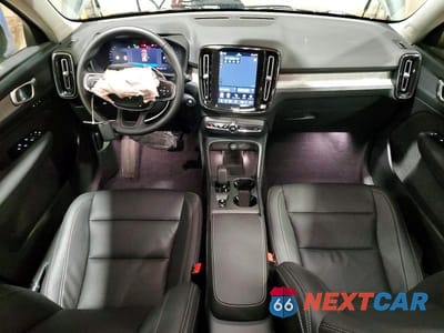 Zdjęcie 8 z 12 samochodu: 2026 VOLVO XC40 CORE VIN:YV4L12UK0T2716467 - miniatura