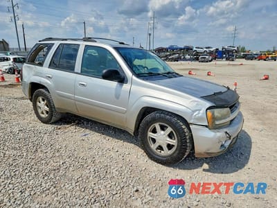 Czwarte zdjęcie samochodu z boku: 2005 CHEVROLET TRAILBLAZER LS VIN:1GNDT13SX52100783 - miniatura