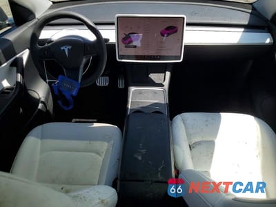 Zdjęcie 8 z 13 samochodu: 2021 TESLA MODEL Y VIN:5YJYGDEF8MF250743 - miniatura