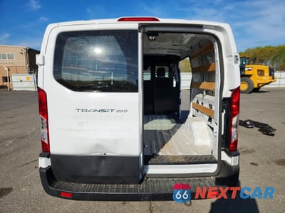 Zdjęcie 6 z 14 samochodu: 2024 FORD TRANSIT T-250 DELIVERY VAN VIN:1FTBR1Y87RKB04114 - miniatura